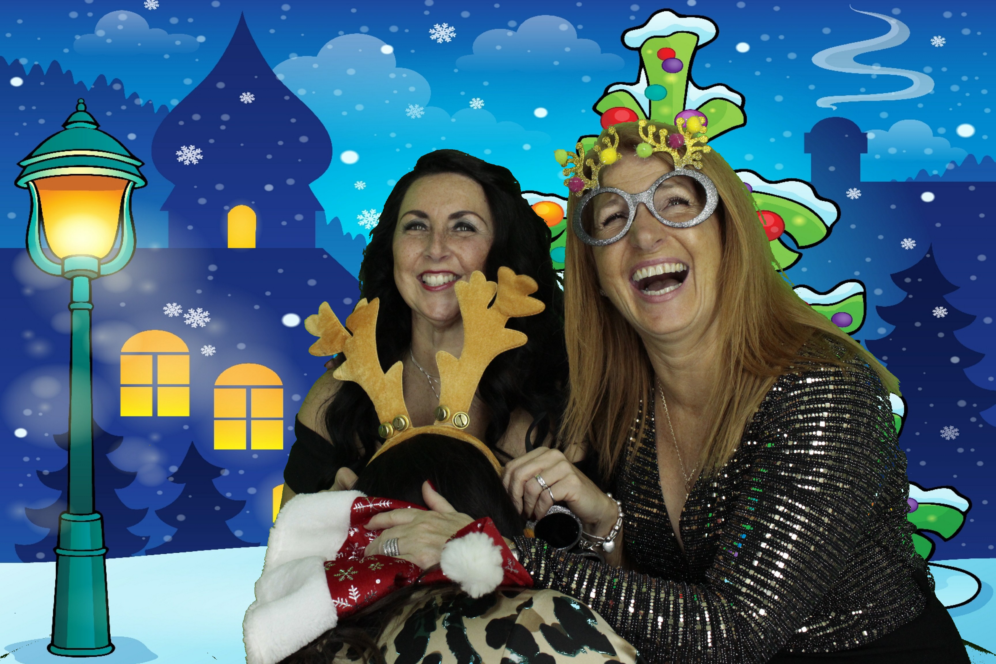 Silvermere Christmas Party | View more photos from the event at gallery.myphotoboothexperience.co.uk/u/MyPhotoBoothExperienceLtd/Silvermere-Christmas-Party-3